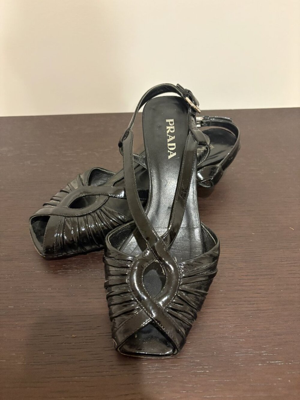 🖤PRADA Vintage Y2K Black Patent Criss Cross Kitten Heel Sandals - Size 7/37.5
